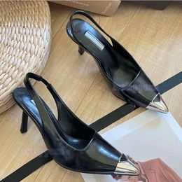 Designerinnen Frauen High Heel Sandalen Luxus Frauen richten High Heels formelle Schuhe Sommerdreieck echtes Leder schlankes Absatz schwarz weiß