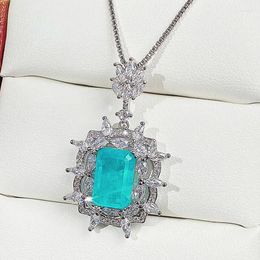 Pendant Necklaces Huitan Unique Green Stone Wedding Necklace Women Brilliant CZ Elegant Lady's Anniversary Gift Fashion Jewellery