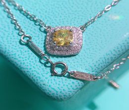 necklaces luxury designer necklace ladies pendant Diamond inlay shape charming elegant temperament fashion versatile trendy jewelr6408166