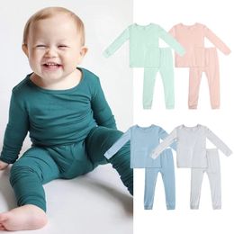 Bambufiber för barn Pyjamas Solid Long Sleeve Pants Breattable Sleepwear Clothers Toddler Boy Girl Loungerwear Outfits 240507