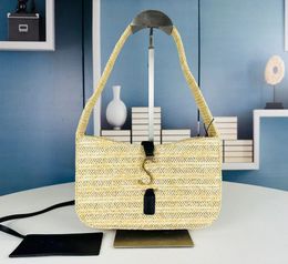 Woven straw bag for women with large capacity 2024 new summer versatile single shoulder beach bag quality single shoulder bag