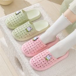 Summer Baotou Sandals Slifori Docce da bagno Docce mobili per la casa usura interna ed esterna di scarpe da spiaggia a fondo piatto resistenti a slittamento con buchi