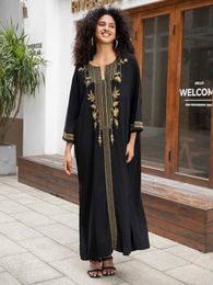 Casual Dresses Bohomian Golden Embroidered Women Printed Kaftan House Robe Oversized 2024 Summer Beach Wear Lounge Maxi Q1659