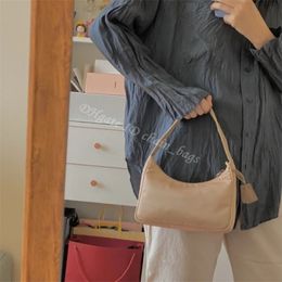 2021 Nylon Women Fashion Luxurys Designers Shoulder Bag Crossbody Handbags Chain Backpack Half Moon Totes Hobos Bags Purses Underarm Ha 291S