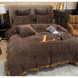 winter king Embroidery designer bedding set brown letter printed milk veet duvet cover bed sheet with 2 pillowcases queen size comforters sets covers s s