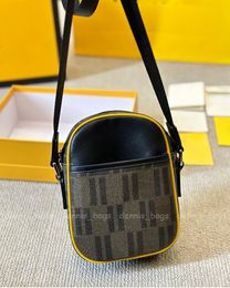 Mens Crossbody Bags Messenger Bag Designer Womens Cross Body Camera Bag Canvas Letters Vintage Shoulder Bag