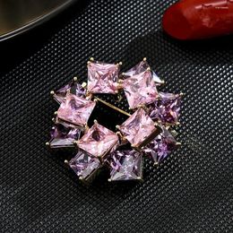 Brooches Luxurious Square Crystal Stone Many Styles White Gradient Rhinestone Snow Metal Pin For Christmas Decorations Gift