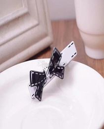 6X15CM Black and white acrylic Bow hair clips C hairpin one word clip for ladies favorite head ornament Jewelry Accessories vip g4017158