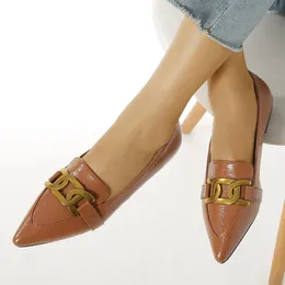 Casual Shoes British Metal Chain Ladies Flats Soft Bottomed Loafers Woman Pointed Toe Ballet Japanned Leather Sneakers Women 2024