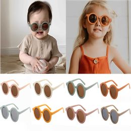 Sunglasses 2024 New Cute Childrens Baby Elden Sun Glasses Round Street Photo Boys and Girls Shadow Outdoor Appearance H240510