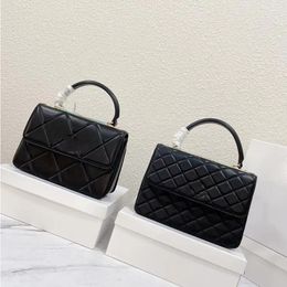 Luxury Design Women's Classic Handbag bags designer women bag Made of Cowhide Material Hardware Chain Magnificent and Versatile Si Mjbj
