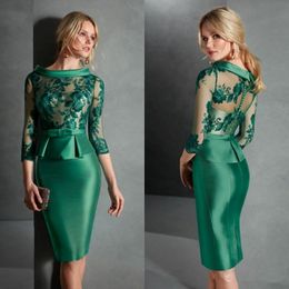 Short Green Mother of The Bride Groom Dresses with Sleeves 2019 Lace Peplum Sheath Knee-length Women Occasion Wedding Party Guest Gown 267I