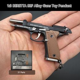 Novo 1: 3 Full Metal Beretta 92f Pistol Guns Pingents Boys Gifts Presente Black/Silver/Gold Mini -Gun KeyChain Models Tactical Models Gift 062