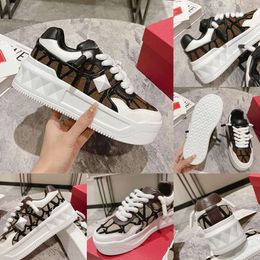 ONE stUd low top sneaker 2024 catwalk women designer shoes FONdANt 4d Rubber thick sole screen print logo NAppA leather mens sneakers womens casual shoes 45-45