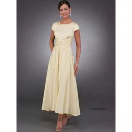 Light Yellow Of The Bride Dress Short Sleeves Mid Calf Tea Length Ruched Lady Party Mother Of The Groom Gown Evening Gowns 0510