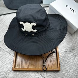 Bucket Hat Luxury Menand Women Cap Design Fashion Wide Brim Hat Outdoor Casquette Luxe Spring Summer Hundred Take Sunlight Shade Solid Color Beanie