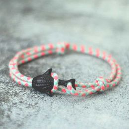 Charm Bracelets New Marine Animal Shark Bracelet Unisex Double Layer Adjustable Cotton Cord Braclet Summer Beach Jewelry Surfer Brazalete Joias Y240510