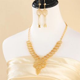 Necklace Earrings Set Luxury Bridal Wedding Jewellery Two-Piece Cutout Flower Shape Caftan Accessories