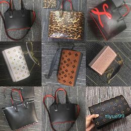 High Quality Womens Luxurys Designers bags purses 2021 Red Bottoms Fashion Casual Ladies Waist Bottom Handbags Wallets Card Holder266R 291e