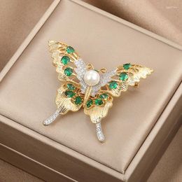 Brooches Arrival Windmill Lover Camellia Brooch Women Lady Pearl Zircon Jewellery Corsage Coat Suit Pin Clothing Accessories