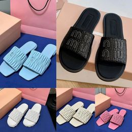2024 Designer luxury womens Summer Flat Sliders outdoors Rubber Waterproof black Woven flops slip-on travel beach Rubber blue pool sandals
