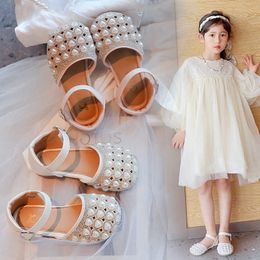 Sandals 2024 Spring New Childrens Princess Shoes Fashion Dance Womens Bag Head Girls Soft Sole Single H240510