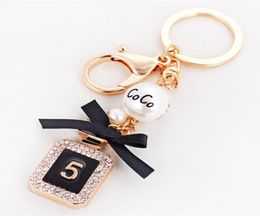 Creative Perfume Bottle Keychain Women Bag Charm Crystal Rhinestone Key Chain Ring Fashion Key Holder Car Keyrings Trinket3777634