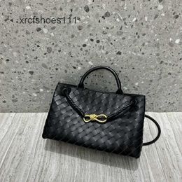 Single Women Woven Bag Designer Elegant 2024 Bottegss Cowhide Crossbody Andiamo Shoulder Venata Leather Bags Handbag Lady Brand Underarm Totes East/west 95XB