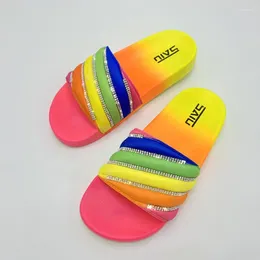 Slippers Oraqwlj 2024 Woman Rhinestone Sildes Shoes Flip Flops Female Candy Sandals Fashion Outdoor Flats Women Beach Rubber