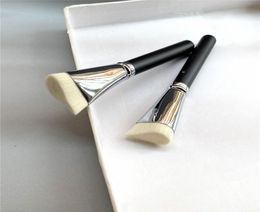 Backstage Contour Makeup Brush N°15 Synthetic Perfect Face Sculpting Powders Blend Finish Brush7198801