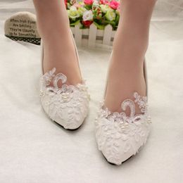 Sweet Cheap Flat Pearls Wedding Shoes For Bride Lace Appliqued Prom High Heels Poined Toe Plus Size Bridal Shoes 258b