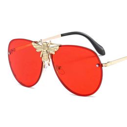 Sunglasses 2024 New Fashion Modern Super Large Womens Sunglasses Luxury Designer Sunglasses Bee Decoration Trend Shadow UV400 Glasses