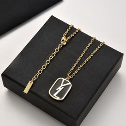 Designer Letter Necklace Pendant For Men Womens Gold Chain Necklaces Luxury Fashion Women Jewellery Mens Unisex Chin Necklaces 2207252D 250d