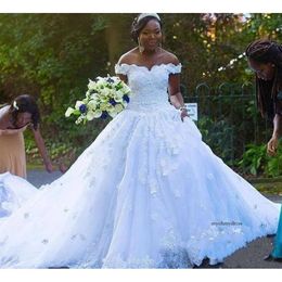 فساتين الزفاف الأفريقية البيضاء قبالة الكتف من البلورات المزينة بالخرز من الدانتيل تصميم فساتين الزفاف Vestidos p83 0510