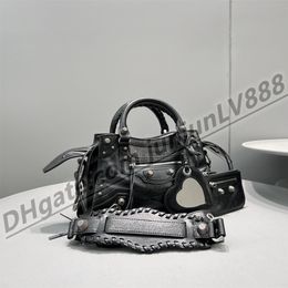 Top genuine motorcycle bag women's luxury fashion shoulder cool girl crossover Pink Mini wax black silver pin white bag women Even 2446