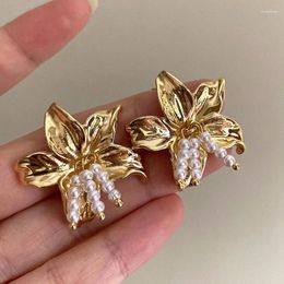 Stud Earrings Metal Flowers Pearl European American Style Personalised Fashion Ladies Girls Travel Wedding Accessories