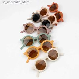 Sunglasses Direct shipping new round cute childrens Coloured glasses UV400 boys and girls strong hinge light sunglasses outdoor Oculos De Sol Q240410