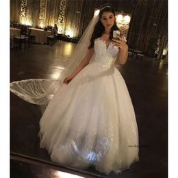 Funkelnde Ballkleid Hochzeit weiße Prinzessin Spitze Pailletten angewandte Brautkleider Vintage Plus -Size -Kleider maßgeschneidert 149 0510