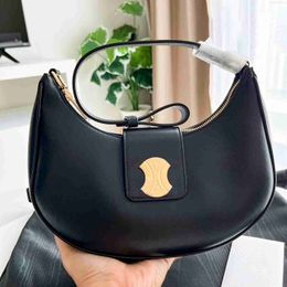 High Quality Underarm Brown Ava Shoulder Bag Mens Luxurys Handbad Crossbody Tote Designer Womens Clutch Half Month Real Leather Pochette Armpit Travel E LAGS