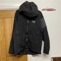 Projektanci marka Windbreaker Kurtki z kapturem Gamma LT Hood Hooded Jacket Softshell Black Men Size Mały S Q2YT