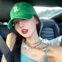 Green Face Small R Letter Baseball Hat Women Versatile White Couple Sun hat Mens Cap gorras para hombres 240509