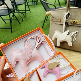 Designer keychains womens fashion horse animal key ring PU leather cartoon decorative purse keychain cute car keychains wholesale