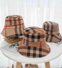 21SS 5color Bucket Hat Wide Brim Hats Suede Fabric Fashion Stripe Brand Digner Women Nylon Autumn Spring Foldable Fisher Sun Cap T5584352
