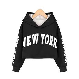 Pullover 2023 Spring and Autumn Girls Sweater Lose Casual Hoodie Childrens Letter Childrens Pullup Youth Top Baby Shirt Setl2405