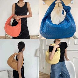 Baskets 40cm Chaoda 2024 Dumpling genuine Handheld Buns wallet designer Woven leather bags Cloud Knotted Vegetable luxuries designers women black bag tote IACH