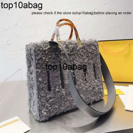 fendig bags f bag Fur Tote Bag Winter Wool Handbag Large Capacity Shopper Bags Removable Wide Leather Strap Inside Zipper Pocket Sherpa Handbags fendibags8