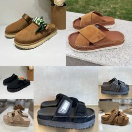 2024 New Designer black brown Sandals Outdoor Sand beach Rubber Slipper Fashion Casual Heavy-bottomed buckle Sandal leather sports sandals