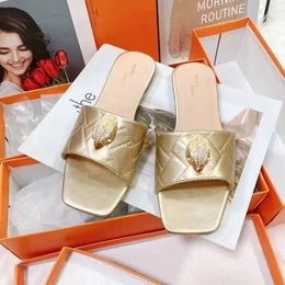 NEU 23SSS Pantoffeln Kurt Geiger Flip Flops Frauen Sandalen Nähen Regenbogen Modemarke Designer Folien Flachschuhe Eagle Head Diamond Schnalle