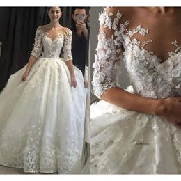 Vintage 3D Floral Ball Gown Gowns Lace Applique Backless Half Sleeve Wedding Dresses Beads Vestido De Noiva Bridal Dress Sheer Neck 0510