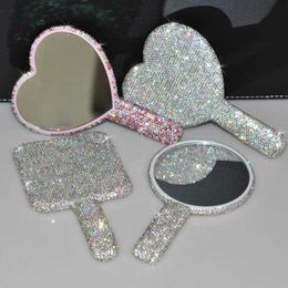 Compact Mirrors Luxury Diamond Hand Mirror Love Heart Womens Handheld Makeup and Beauty Tool Q240509